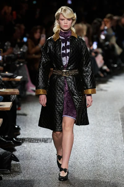 Look 23